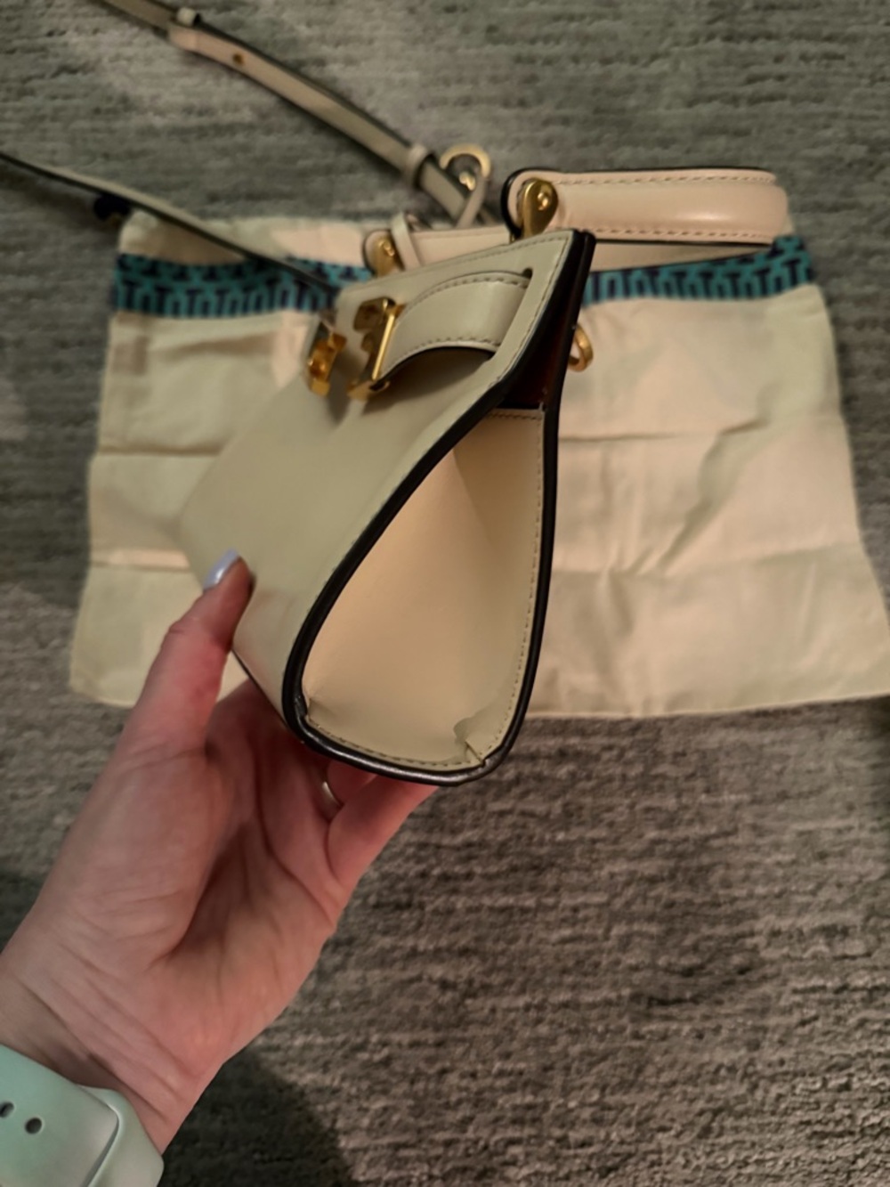 Tory Burch White Crossbody Top-Handle Bag with Gold Hardware - Picture 6 of 12